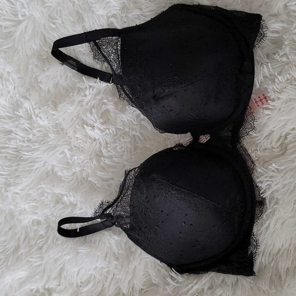 Victoria's Secret plunge bra